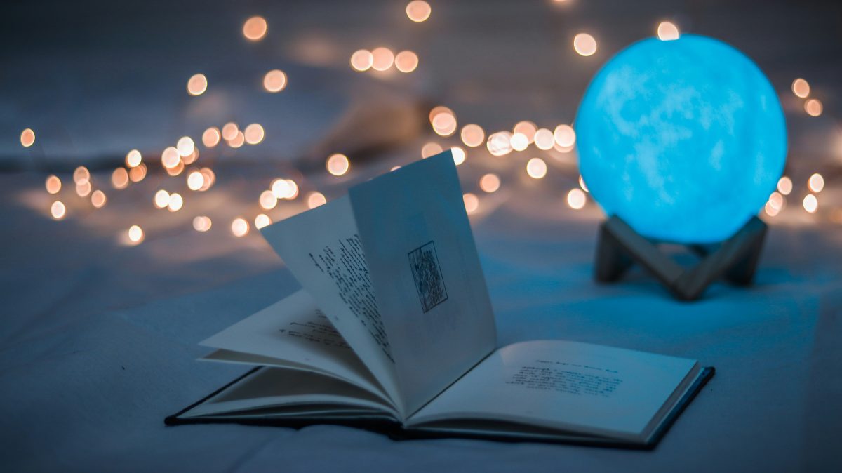 Should I Try an Online Psychic Chat or an In-Person Session? Pros & Cons